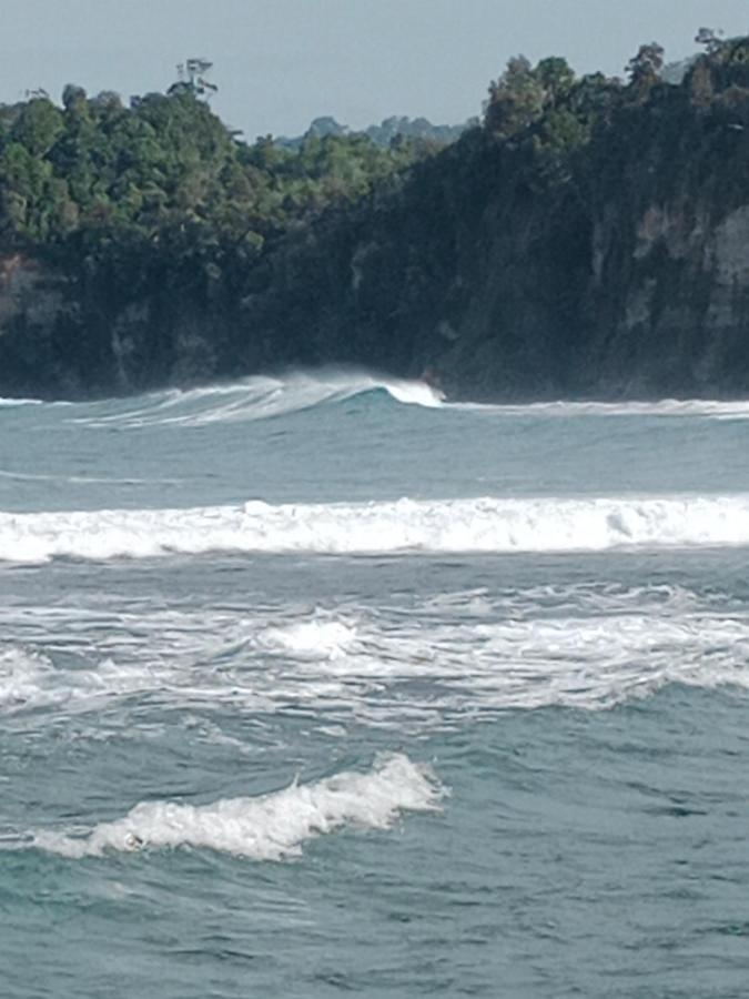 Rumah Nalu Surf Camp Krui Dış mekan fotoğraf
