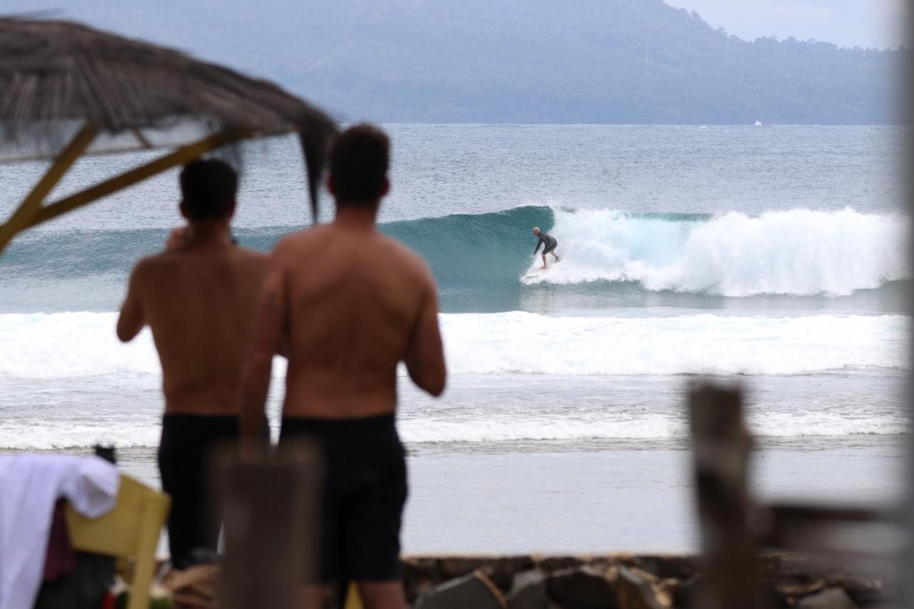 Rumah Nalu Surf Camp Krui Dış mekan fotoğraf